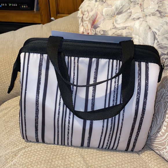 🤍🖤🤍NWT Thermos IsoTec Premium Insulated Lunch Duffel w/Reusable Ice Mat - Picture 5 of 16